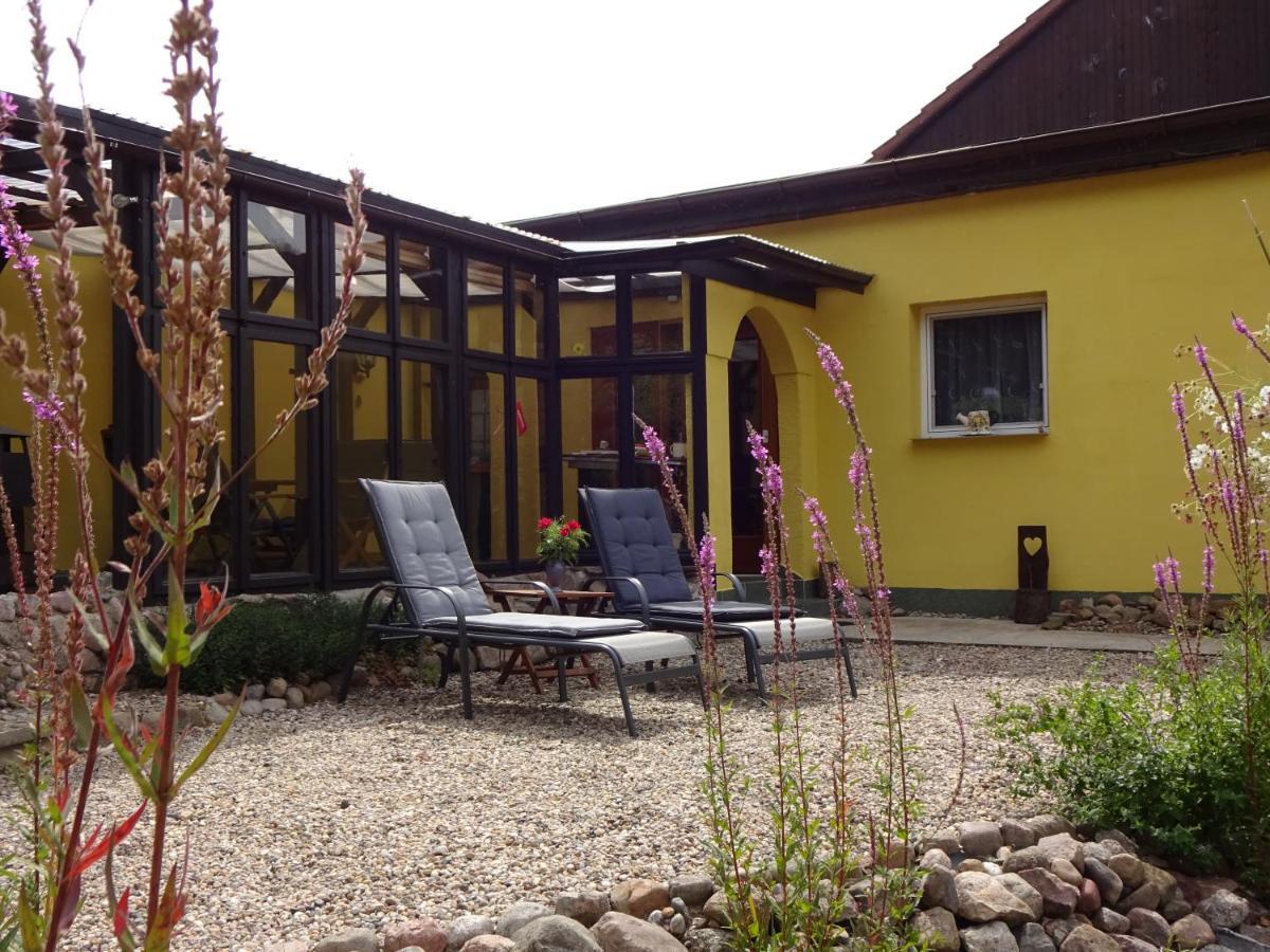 Ferienhaus "Am Gutspark" Alt Tucheband Экстерьер фото